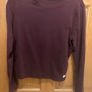 Vuori long sleeve coast crew xl. Ruby.